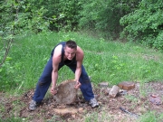 Вот такие кирпичи отбили от флагштока